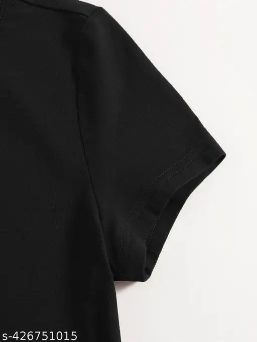 Women's crop printed cotton t-shirt with short sleeves and vibrant pattern, perfect for fashionable casual wear