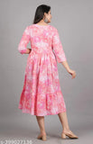 Pure cotton three-quarter sleeve printed kurtis for women, featuring current fashion trends and comfortable wear, India origin