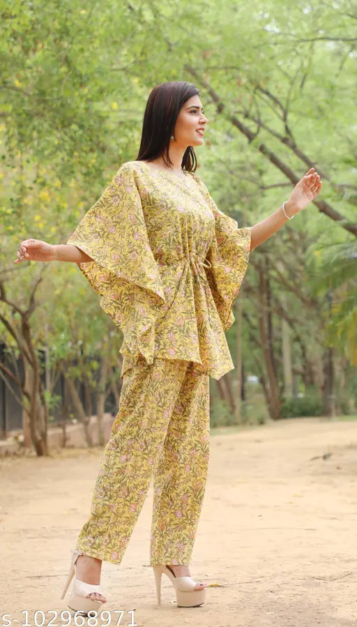 Lightweight pure cotton kaftan and pajama set in Sanganeri prints, ideal for girls & women's leisure wear, 100% Cambric, Indian origin