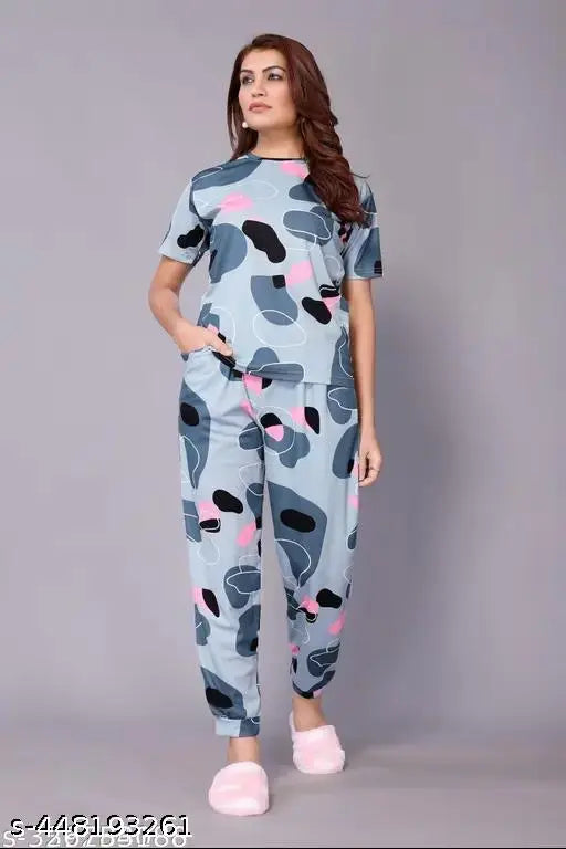 Women's printed pyjama night suit, short-sleeve polycotton top and bottom set, available in XS (35/23/25), S (36/24/26), M (38/24/28), L (40/25/30), XL (42/25/32)