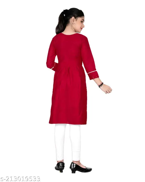 Rayon embroidered straight kurta for girls aged 10-11, embellished net pattern, three-quarter sleeves