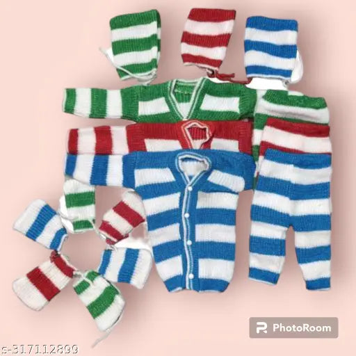 Wool newborn baby winter set: sweater, pyjama, cap, booties - printed net pattern - India origin