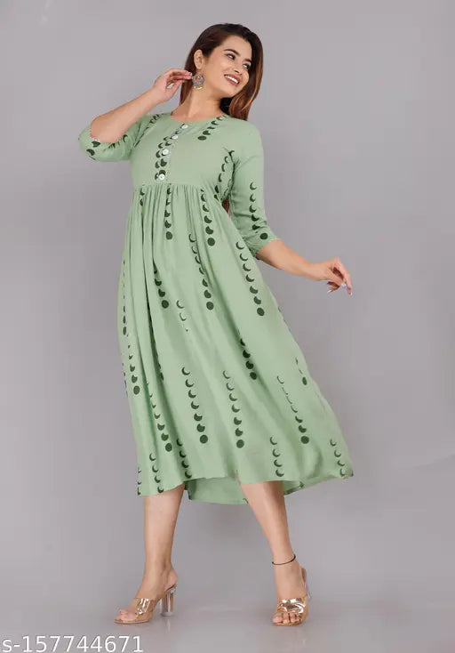 Rayon print kurti, three-quarter sleeves, Shri Shyam clothing. Indian rayon kurti with show buttons on display