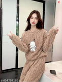 Brown woolen nightsuit for women, long sleeves, round neckline, patch with kitty design on front