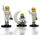 Poly resin astronaut couple figurine, modern space decor, educational desk ornament, 6x6x12.5cm