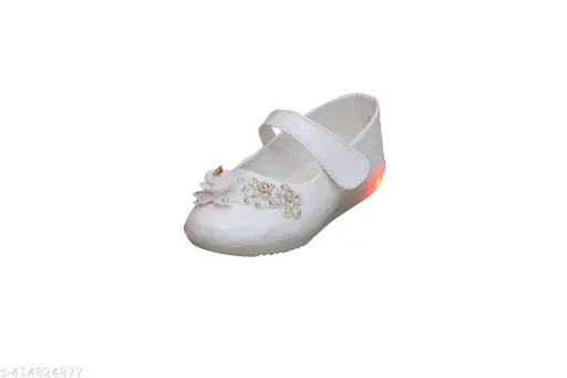 Colorblocked patent leather Kids Light valley shoes, vibrant and durable for active play, size 13in to 23in suitable for ages 15 months to 10 years