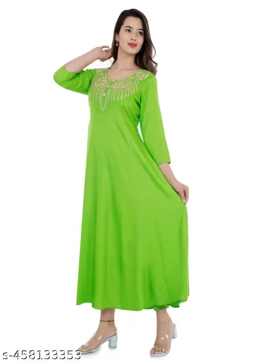 Green long dress with decorative collar and long sleeves