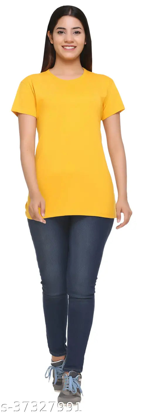 Yellow t-shirt with crew neckline and short sleeves, regular fit