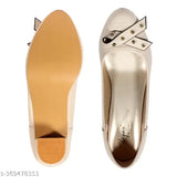 Synthetic leather, pointed toe pumps with belly tassels and embossed pattern - Gripex Women's casual ballerinas