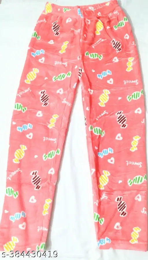 Randomly patterned girls' winter fleece pyjamas, 1-piece design, no pockets, pack of 1, for sizes 28 to 34, soft material