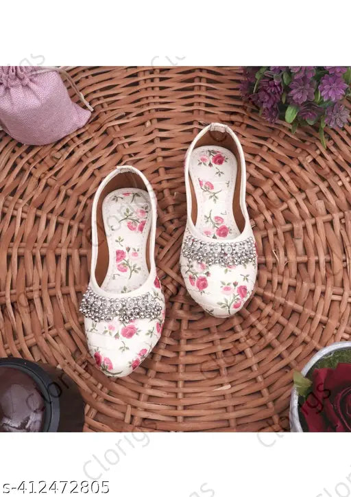 Handmade floral print textile & TPR sole Kids Jutti, comfortable and stylish for girls aged 2.5-5.5 years, Indian origin