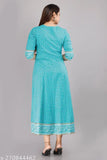 Peach kameez with button closure