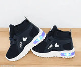 Navy blue Nike DXL sneakers with LED lights and Velcro straps. Lightweight shoes suitable for both outdoor and indoor activities