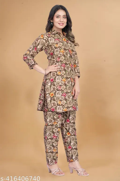 Long-sleeved top and bottom, Indian cotton clothing with varying sizes for waist, hip, and length