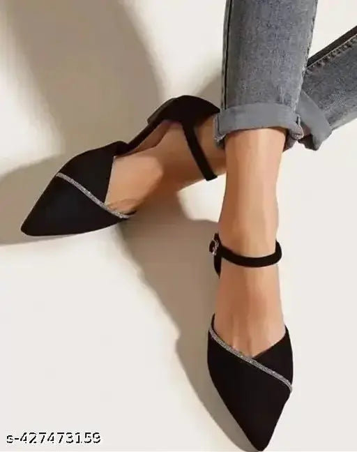 Stylish women's black mesh bellies ballerinas - closed back, confident stride, fashionable journey