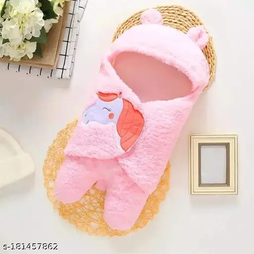 100% wool hooded baby blanket, soft star patterns, breathable and non-toxic, luxury and comfort for babies, ideal gift for special occasions, perfect for travel