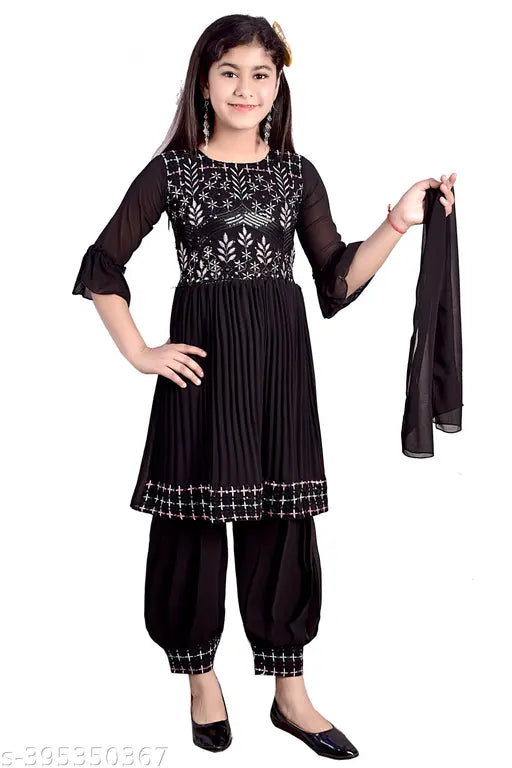 Three-quarter sleeve kids dresses in georgette fabric, self-designed by Vaibhav Kids Wear. Cute girls wear available in sizes 3-4 Years to 10-11 Years, made in India