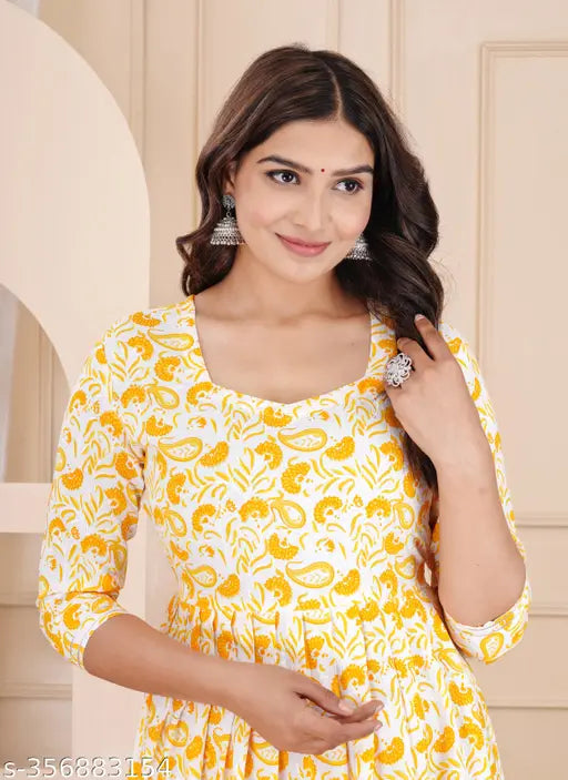 Charvi rayon three-quarter sleeve printed kurti, fashionable Indian attire for women - M (bust size: 38in), L (bust size: 40in)