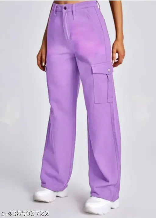 Cotton blend cream cargo pants, high rise with slanted pockets and flap, stretchable and suitable for casual and formal wear. Available in sizes S-XL and 26-32 (waist 26-32, length 37 inches). Made in India