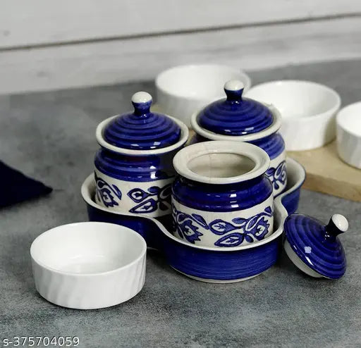 Blue and white ceramic pickle jar set with lids, handicrafts