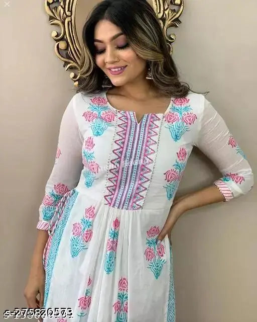 Rayon, printed combo Irtada Nyra Kurta Pant with three-quarter sleeves, bestseller Indian fashion wear on mannequin