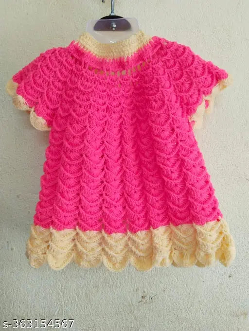 Hand-knitted woolen sleeveless sweater for baby girls, printed net design in winter colors. High quality, easy to wash, made in India