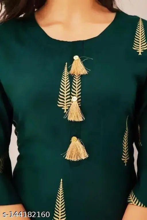 Dark green women's kurta set with flared hem and embroidered decorations