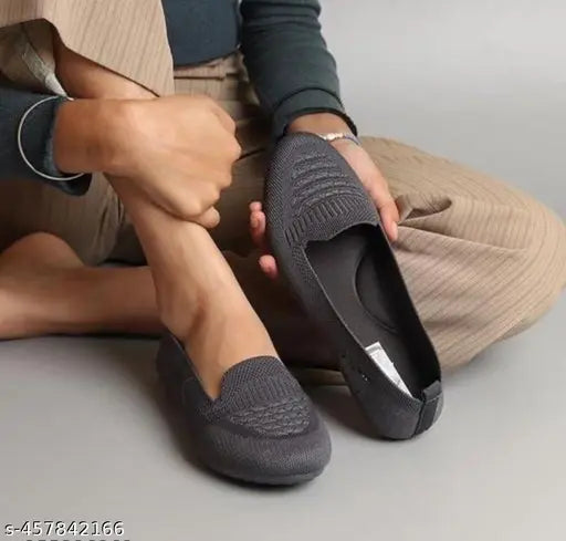 Black synthetic ballerina juttis for women, Soltrex brand, classic and stylish with comfort, solid net texture
