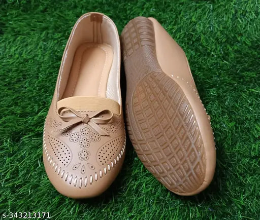 Patent leather, woven design ballerinas - Casual Stylist Bellié in various sizes (IND-3, IND-4, IND-5, IND-7, IND-8) from India