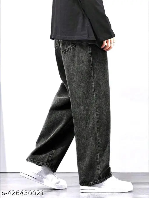 Oversized black denim baggy, classic solid design. Large size 34/waist 28in, length 40in, hip 35in. India-made