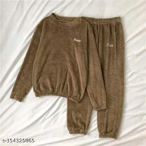 Winter wear set for girls & women, wool pyjamas with long sleeves. Solid pattern, Indian-made