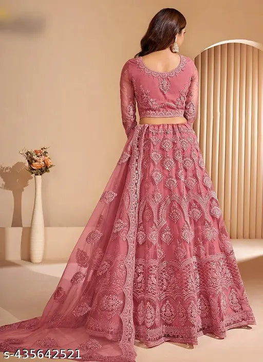 Embroidered, free-size Indian lehenga set in net fabric with chain work pattern