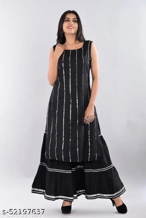 Women's long black and white kameez with side pockets