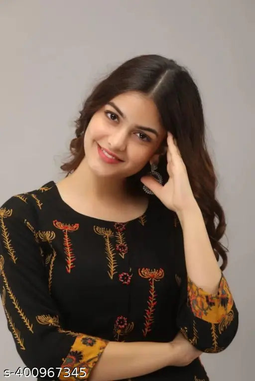 Women's georgette print kurta and sharara set with matching dupattas, 3/4 length, sleeveless