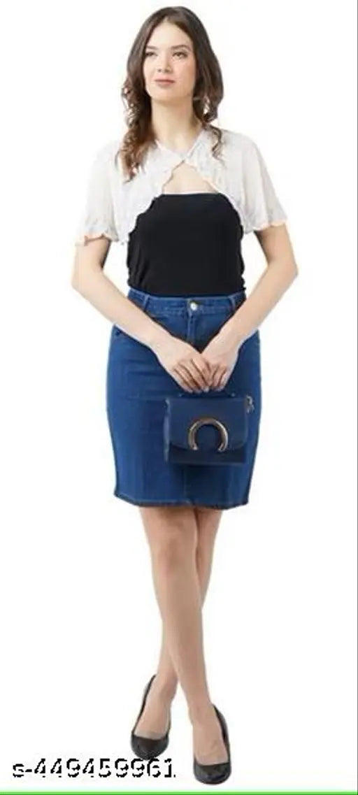 Navy blue buttoned skirt with zip closure