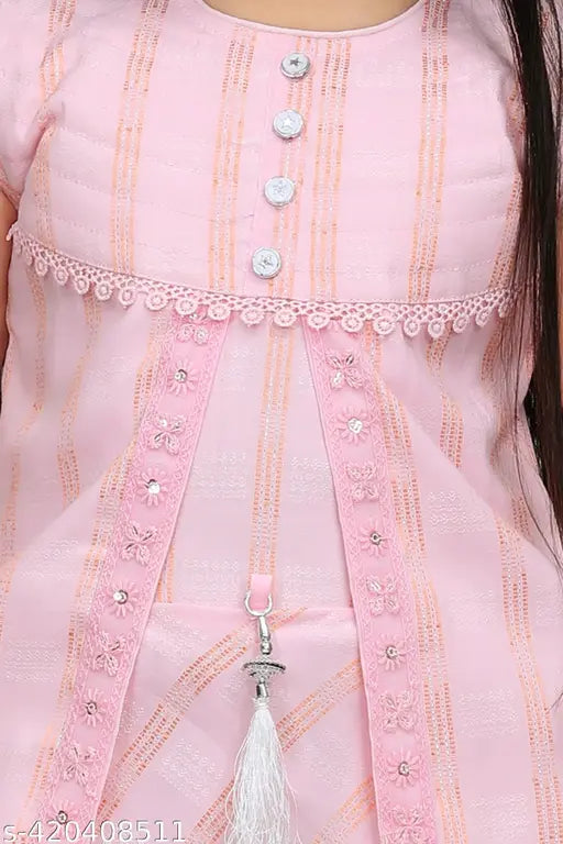 Pink cotton knee-high dress with lace trim