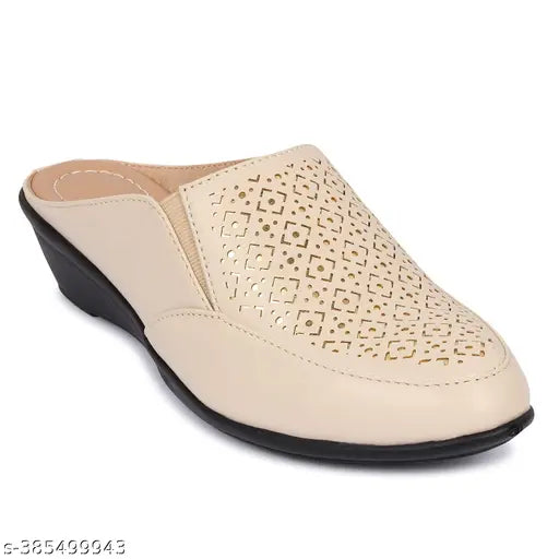 Synthetic leather, printed ballerinas - Mannat Women Casual Bellies, India