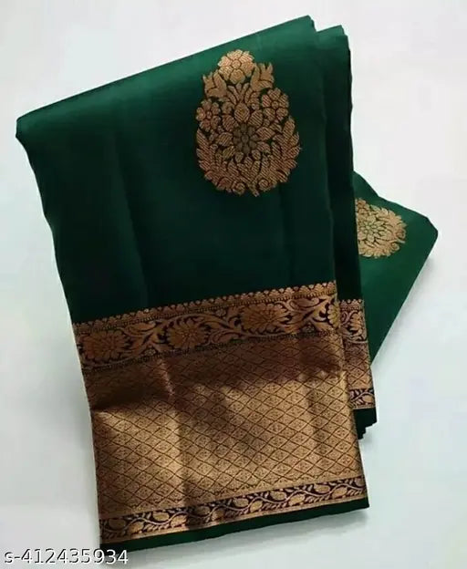 Traditional Banarasi silk woven saree with jacquard pattern and zari details, free-size Indian partywear on mannequin