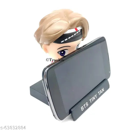 BTS V Kpop bobblehead car dashboard accessory, ABS material, 7.5 cm x 12 cm x 7.5 cm, portable collectible with detachable base and mobile holder