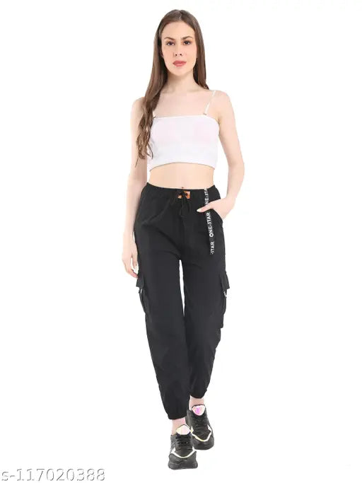Black cargo pants, high waist, pockets, belt loops