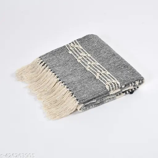 Navy blue cotton throw blanket for sofa, bed or accent piece in living room or bedroom. Comes in two sizes: 130x180cm and 52x70in