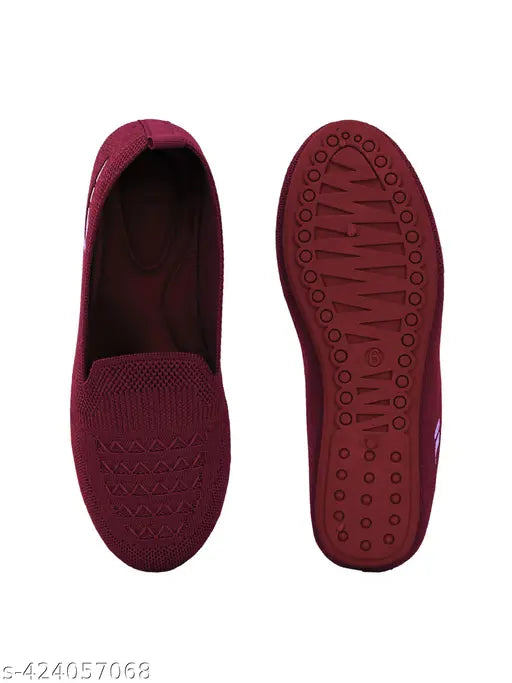 Stylish women's memory foam bellies in textured PVC, slip-on design, available in IND-6 and IND-8 sizes, perfect for all seasons footwear