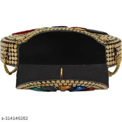 Fashionable women's clutch wallet with zipper and multiple card slots