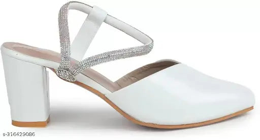 Fancy patent leather ankle sandals, solid design, India origin
