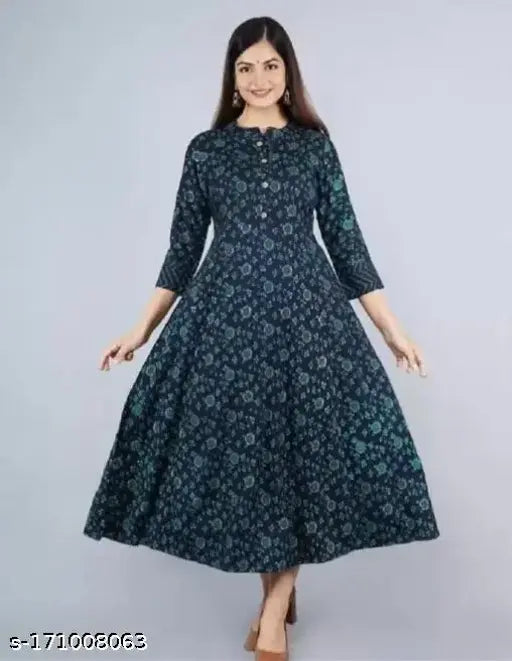 Green and blue patterned long-sleeve kameez with side pockets