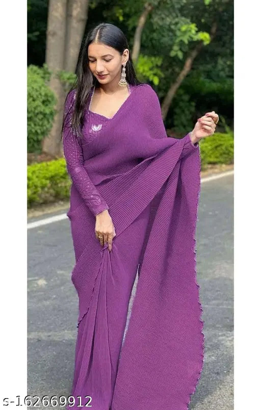 Purple chiffon saree with pallu on a woman