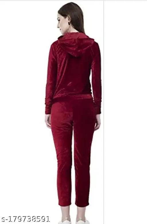 Velvet women's winter track suit set with long sleeves, top and bottom, Made in India (M-XL sizes)