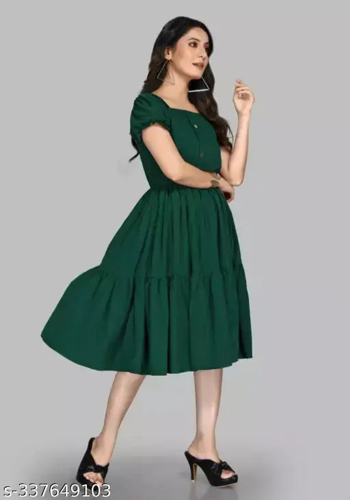 Green rayon casual dress, knee length skirt, short sleeves