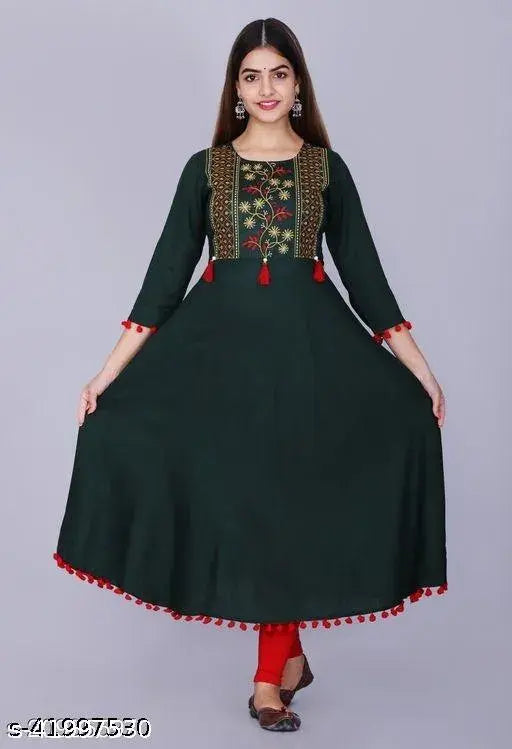 Stylish women's party dress, embroidered waistband, full-length skirt, sleeveless design