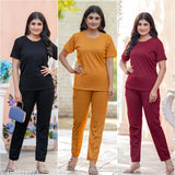Polycotton women's loungewear set: solid night suit & pyjama, three-quarter sleeves. Comes in L (40in bust, 25in top length, 30in waist, 39in bottom length) and XXL (44in bust, 26in top length, 34in waist, 40in bottom length). Made in India